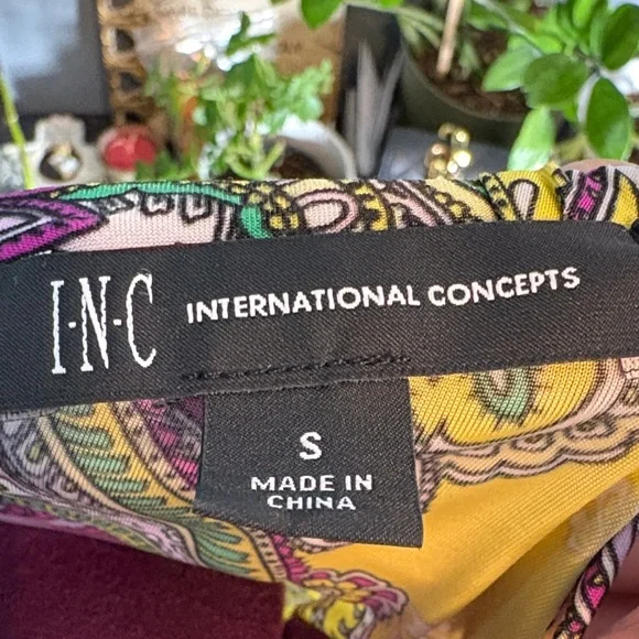 INC International ConcepWomen's Yellow Paisley Halter Tank Top Elastic Waistband - Picture 2 of 9